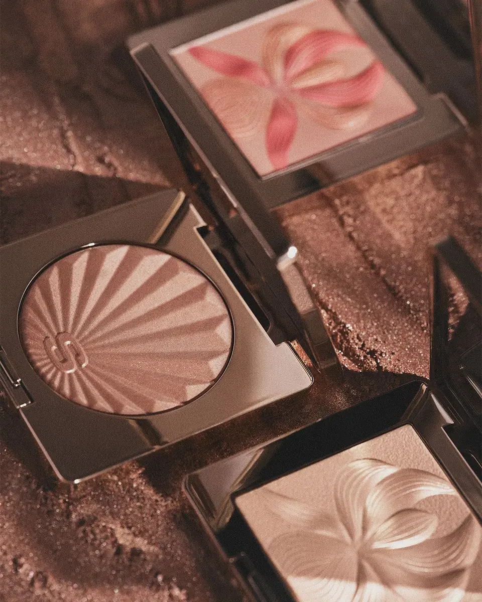 Sisley-Paris Phyto-Touche Illusion D 'Ete Bronzing Gel-Powder | Thumbnail 7 Sisley-Paris Phyto-Touche Illusion D 'Ete Bronzing Gel-Powder | Thumbnail 7