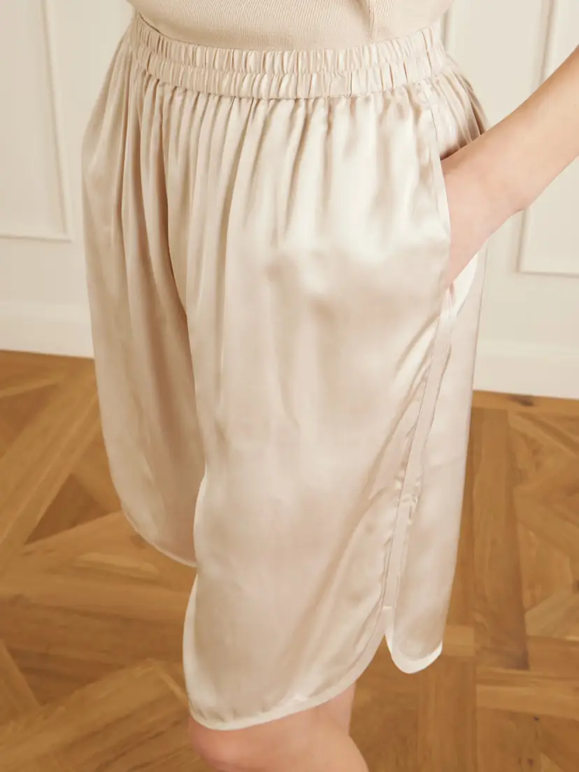 The Frankie Shop Leni Satin Knee-lenght Shorts | Thumbnail 5