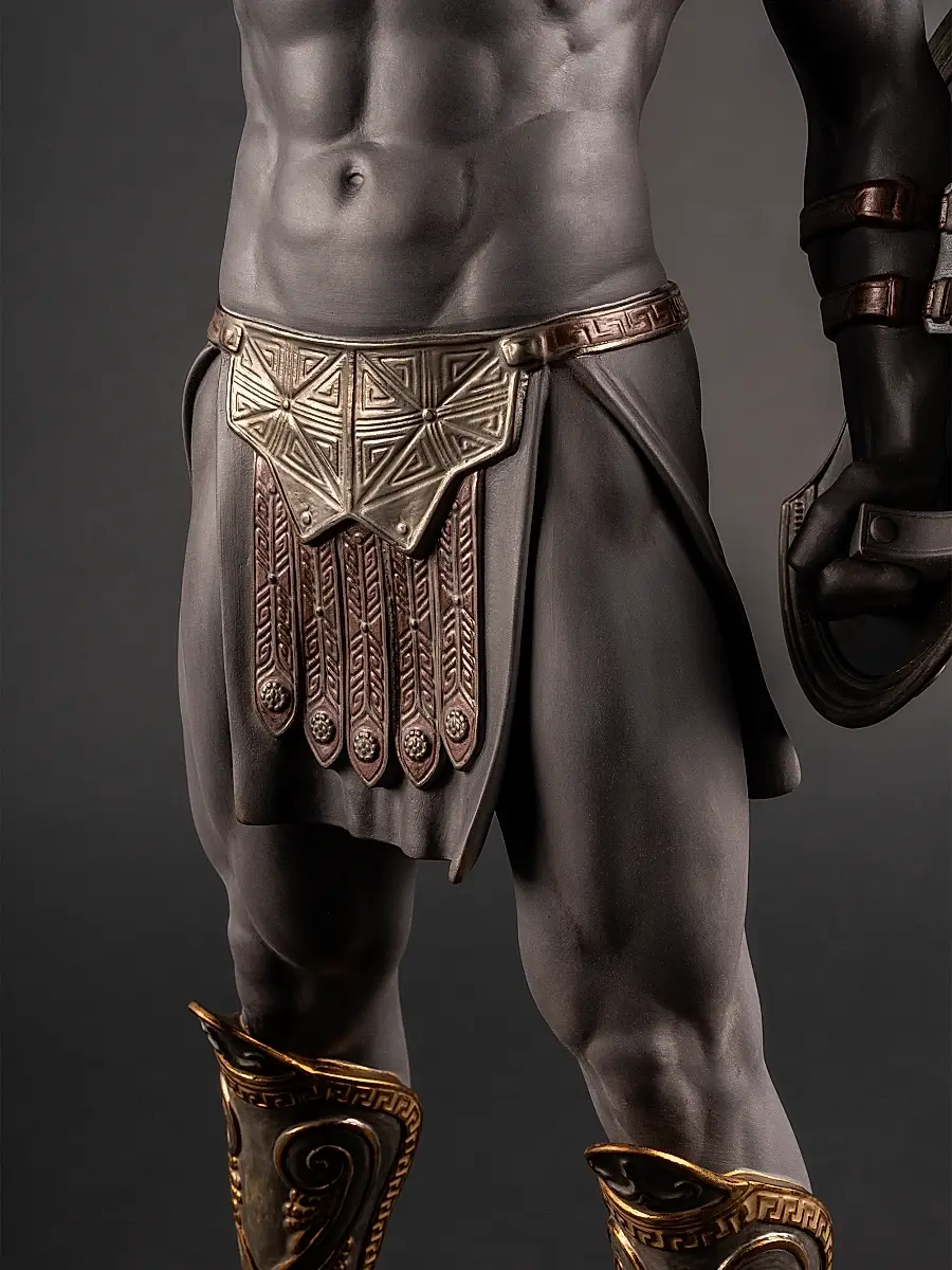 Lladro Spartan Porcelain Statue | Thumbnail 9