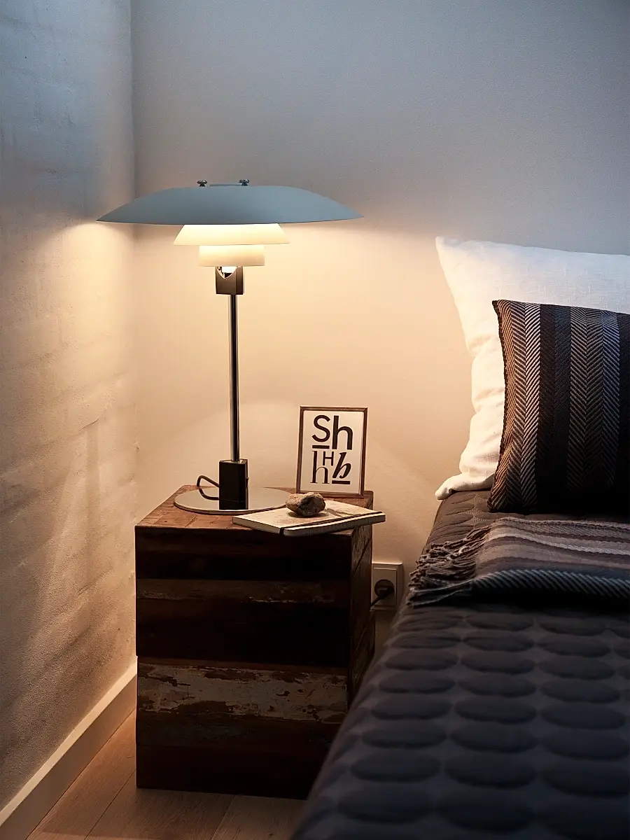 Louis Poulsen PH 4/3 Table Lamp | Thumbnail 3