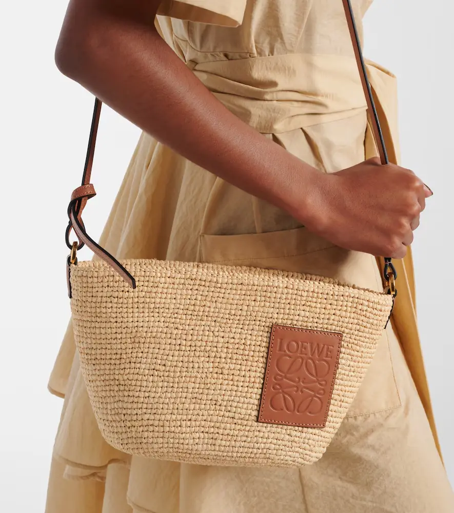 Loewe Paula's Ibiza Slit shoulder bag | Thumbnail 4 Loewe Paula's Ibiza Slit shoulder bag | Thumbnail 4