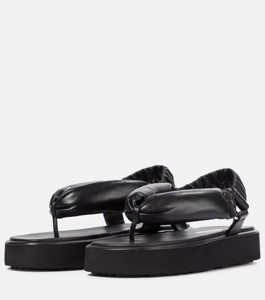 Miu Miu Leather thong sandals | Thumbnail 4