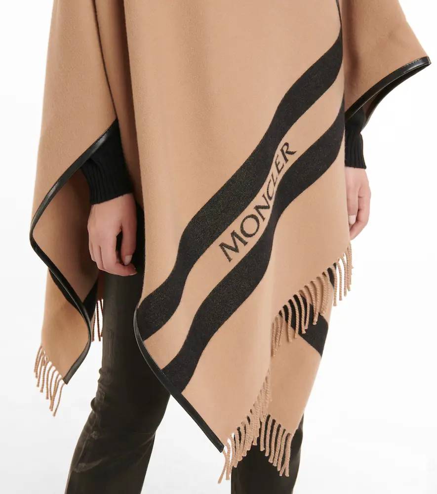 Moncler Wool logo cape | Thumbnail 3 Moncler Wool logo cape | Thumbnail 3