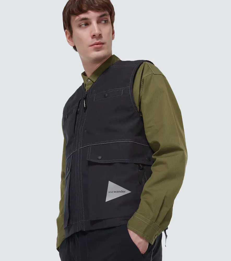 And Wander Zipped vest | Thumbnail 2