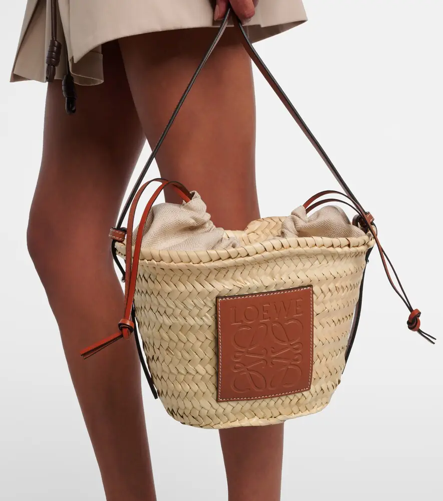 Loewe Paula's Ibiza Anagram woven shoulder bag | Thumbnail 6 Loewe Paula's Ibiza Anagram woven shoulder bag | Thumbnail 6