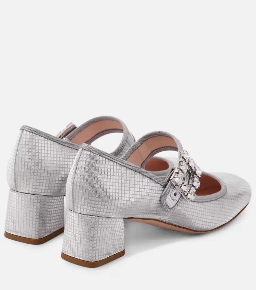 Roger Vivier Trés Vivier embellished pumps | Thumbnail 3