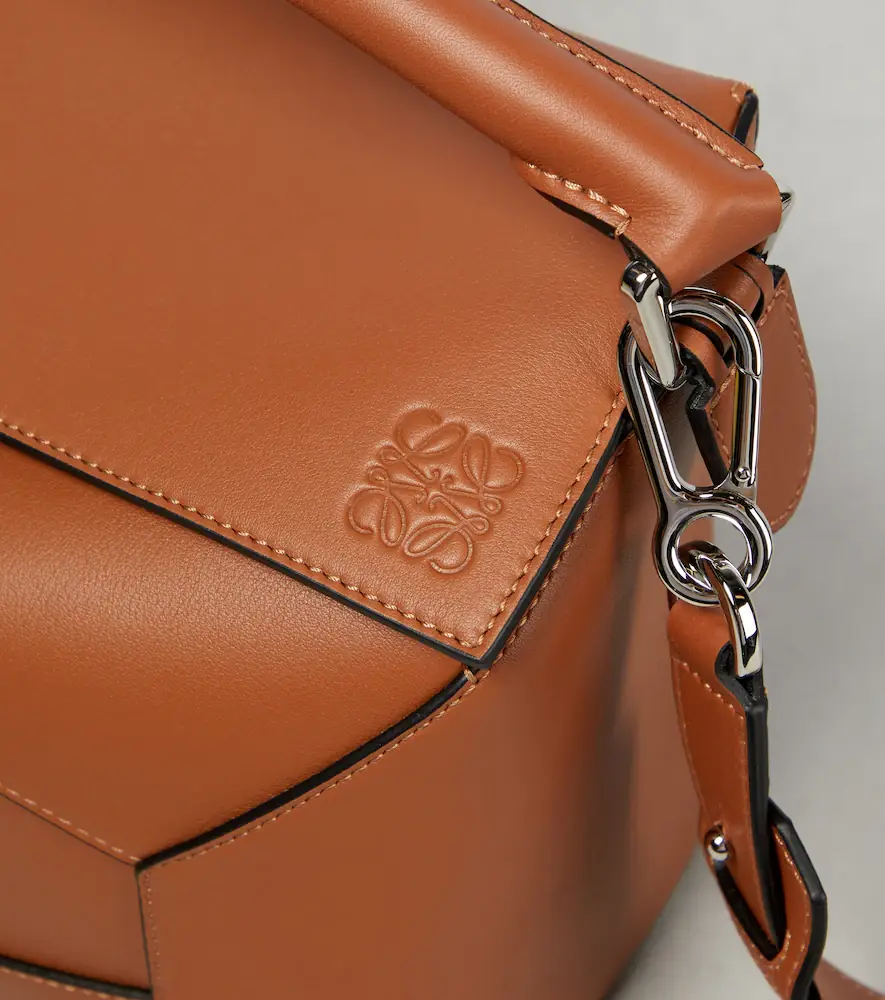 Loewe Puzzle Edge Medium leather top-handle bag | Thumbnail 6 Loewe Puzzle Edge Medium leather top-handle bag | Thumbnail 6