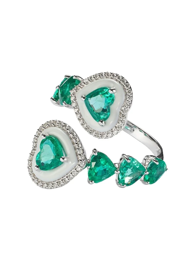 Heart 18kt white gold ring with emeralds and diamonds