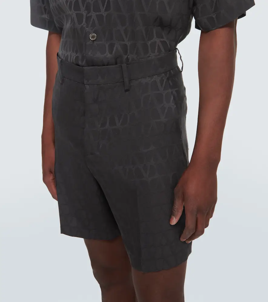 Valentino Garavani Toile Iconographe silk shorts | Thumbnail 2 Valentino Garavani Toile Iconographe silk shorts | Thumbnail 2