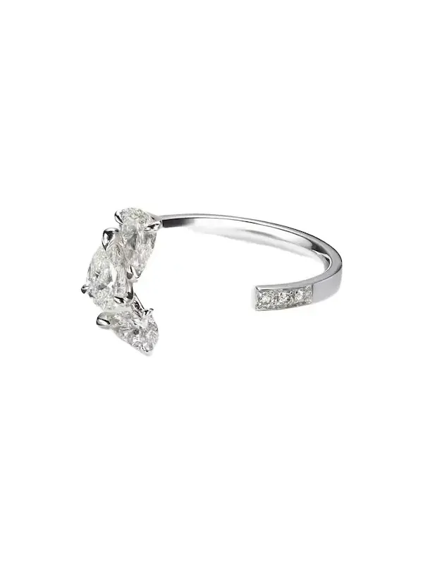 Serti sur Vide 18kt white gold ring with diamonds