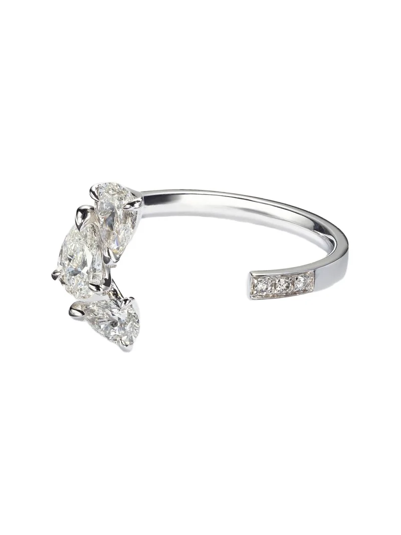 Serti sur Vide 18kt white gold ring with diamonds