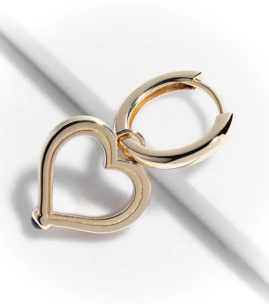 Marie Lichtenberg Baby Charm Heart 18kt gold single earring with sapphire | Thumbnail 5 Marie Lichtenberg Baby Charm Heart 18kt gold single earring with sapphire | Thumbnail 5