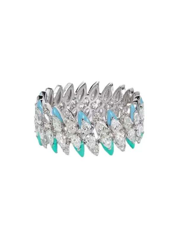 18kt white gold ring with diamonds