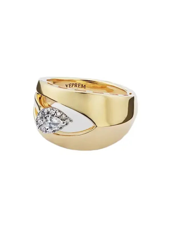 18kt gold ring with diamonds