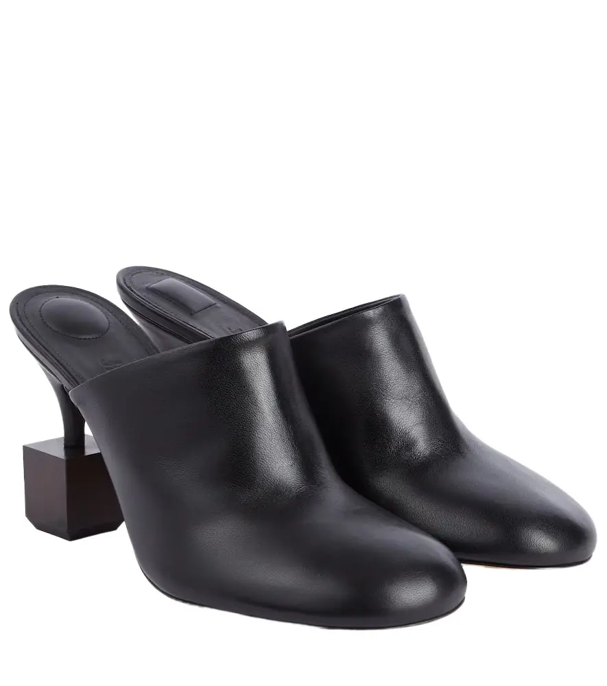 Jacquemus Bisou 90 leather mules
