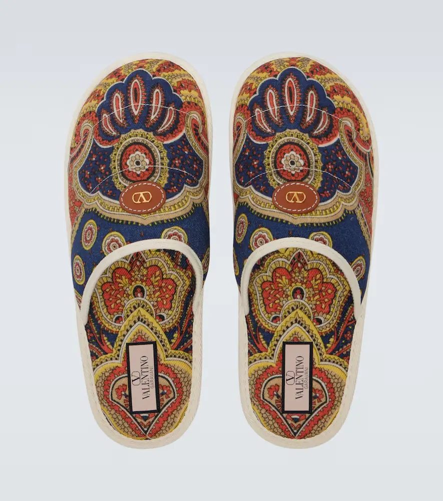 Valentino Garavani Paisley denim slides | Thumbnail 2 Valentino Garavani Paisley denim slides | Thumbnail 2