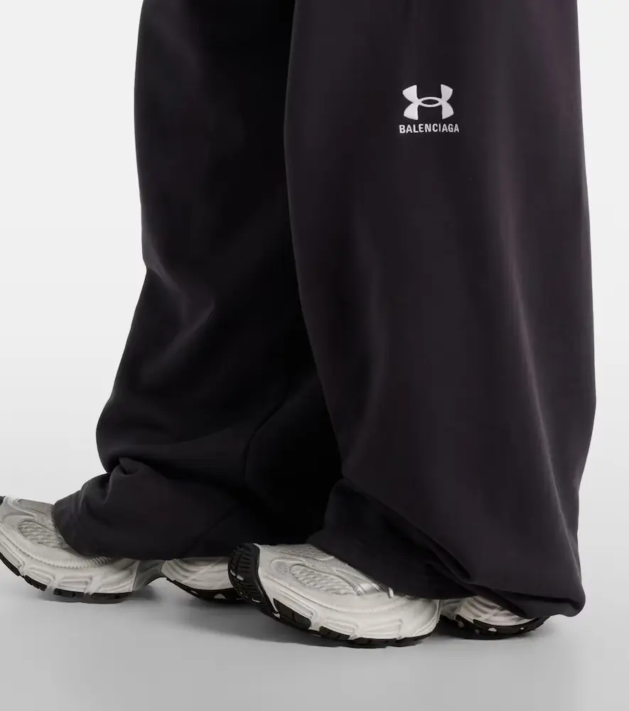 Balenciaga Cotton sweatpants | Thumbnail 2 Balenciaga Cotton sweatpants | Thumbnail 2