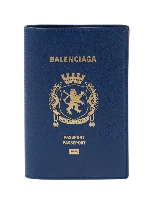 Printed leather passport holder