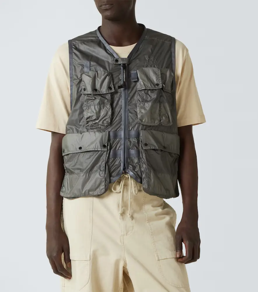 C.P. Company C. P. Company CS II logo technical vest | Thumbnail 2 C.P. Company C. P. Company CS II logo technical vest | Thumbnail 2