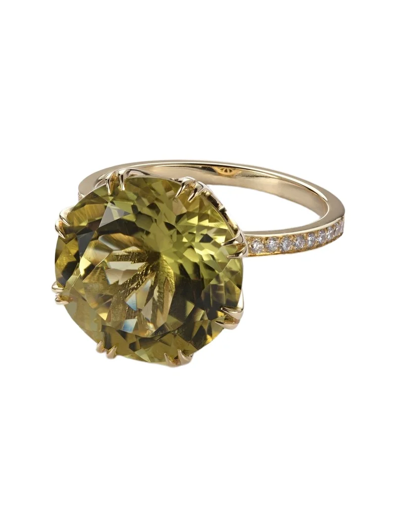 18kt gold ring with topaz and diamonds 18kt gold ring with topaz and diamonds