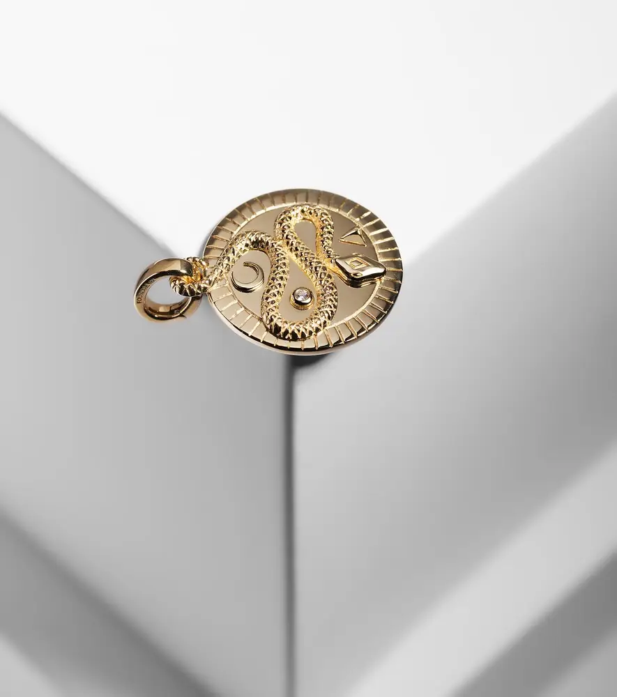 Foundrae Wholeness Medium 18kt gold pendant with diamond | Thumbnail 3
