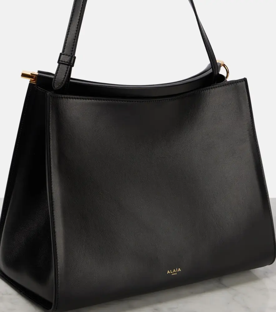 Alaïa Alaïa Curve Medium leather shoulder bag | Thumbnail 4 Alaïa Alaïa Curve Medium leather shoulder bag | Thumbnail 4