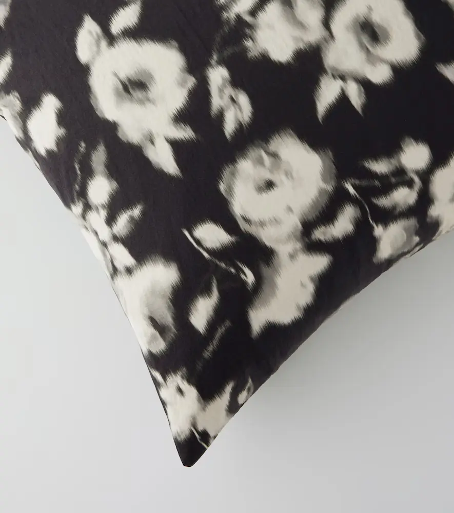 The House of Lyria Astrantia cushion | Thumbnail 2