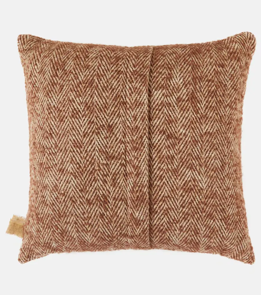 The House of Lyria Vitim jute, mohair, and wool-blend cushion | Thumbnail 3