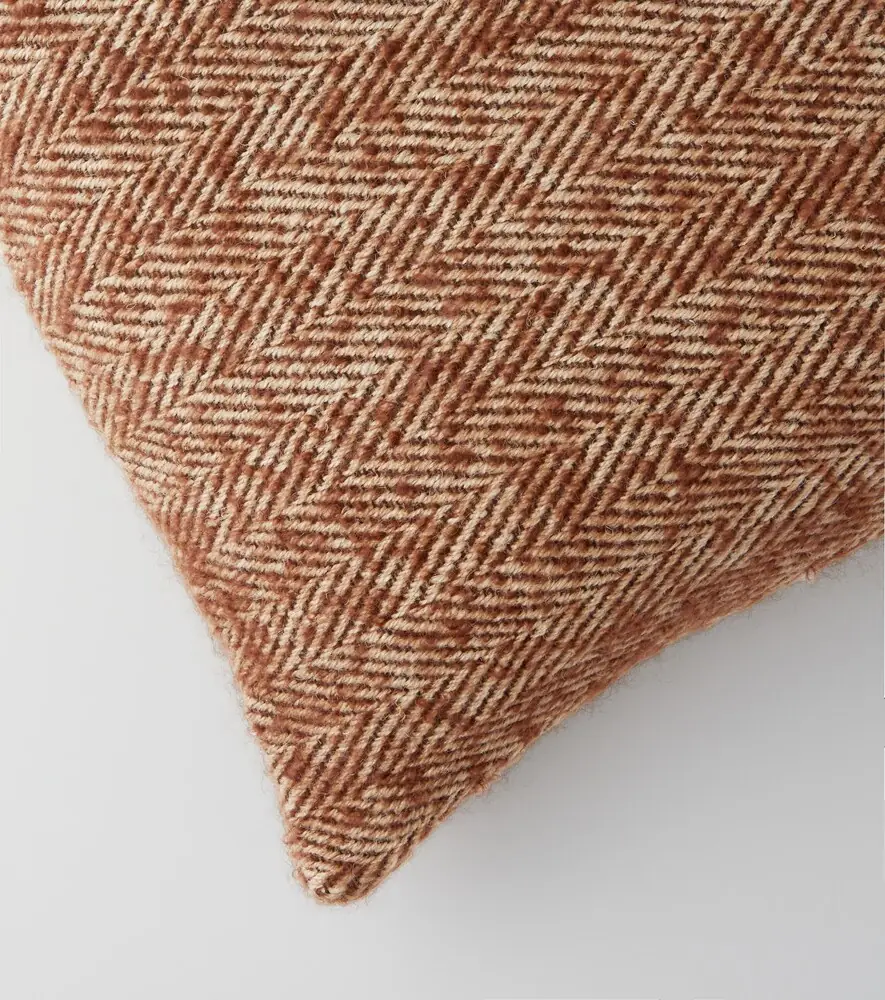 The House of Lyria Vitim jute, mohair, and wool-blend cushion | Thumbnail 4