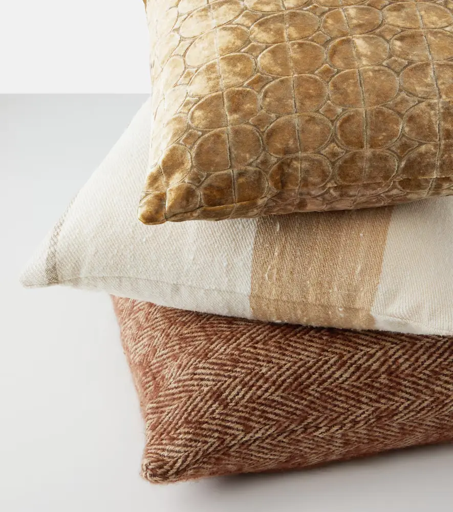 The House of Lyria Vitim jute, mohair, and wool-blend cushion | Thumbnail 5