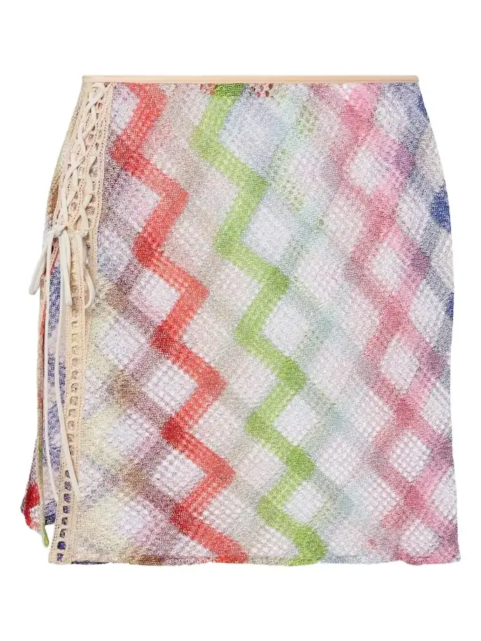 Zigzag crochet miniskirt