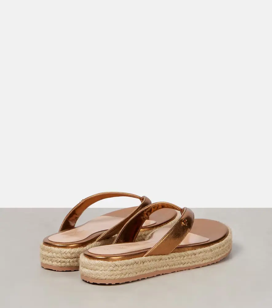 Gianvito Rossi Metallic leather thong sandals | Thumbnail 2
