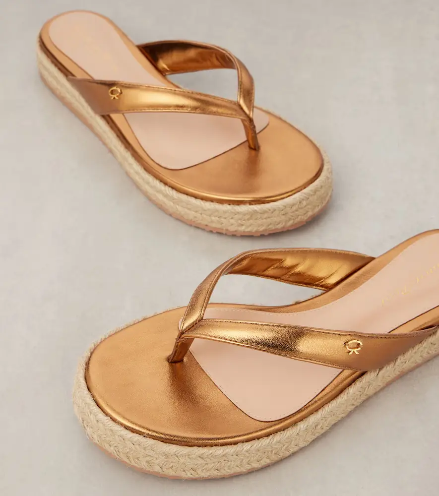 Gianvito Rossi Metallic leather thong sandals | Thumbnail 3