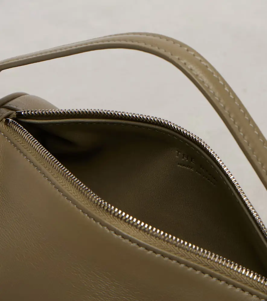 The Row Round 90's leather tote bag | Thumbnail 2