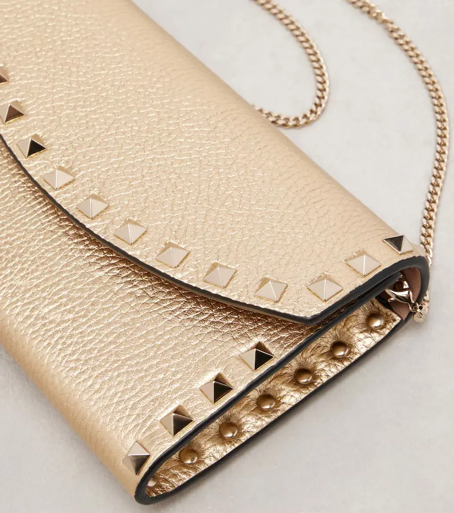 Valentino Garavani Rockstud metallic leather wallet on chain | Thumbnail 4 Valentino Garavani Rockstud metallic leather wallet on chain | Thumbnail 4