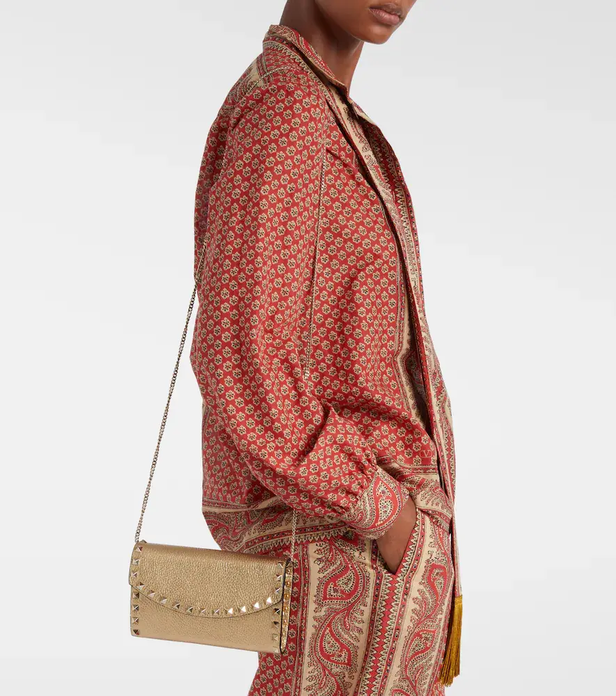 Valentino Garavani Rockstud metallic leather wallet on chain | Thumbnail 6 Valentino Garavani Rockstud metallic leather wallet on chain | Thumbnail 6