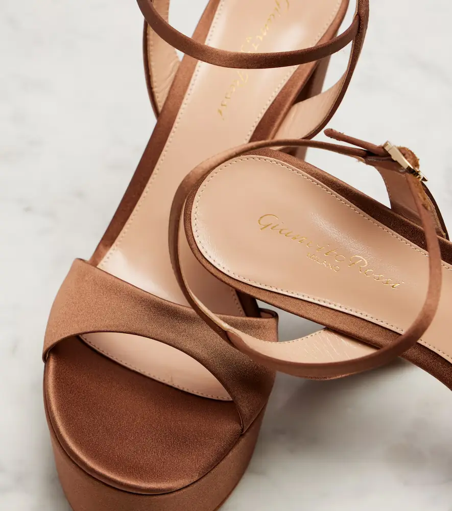 Gianvito Rossi Satin crêpe platform sandals | Thumbnail 3