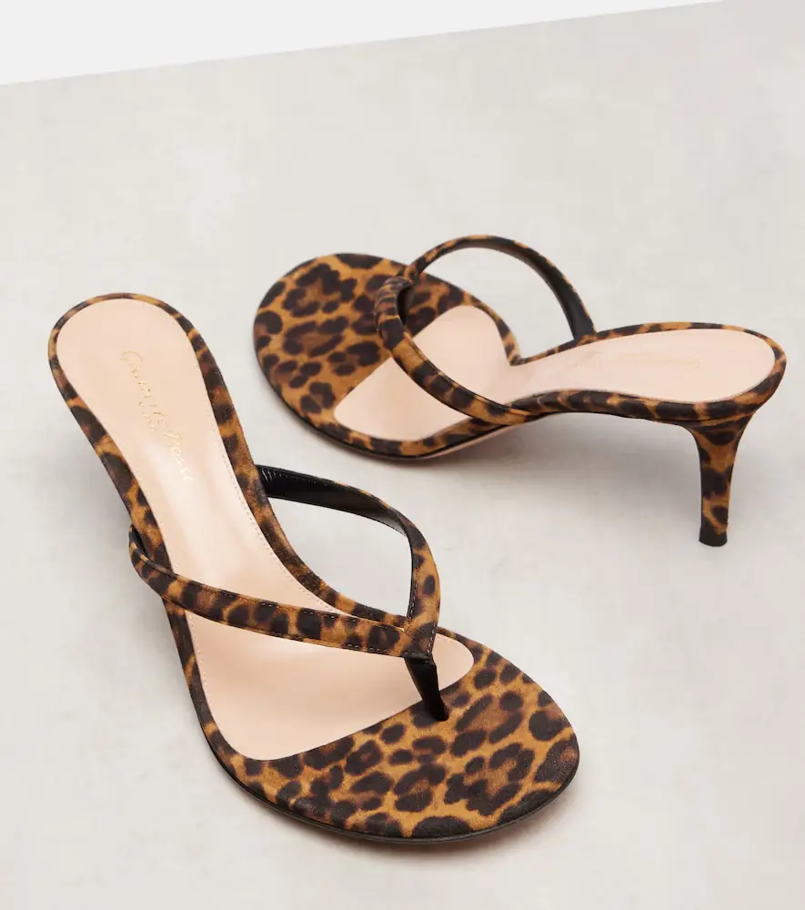 Gianvito Rossi Calypso 70 suede thong sandals | Thumbnail 3