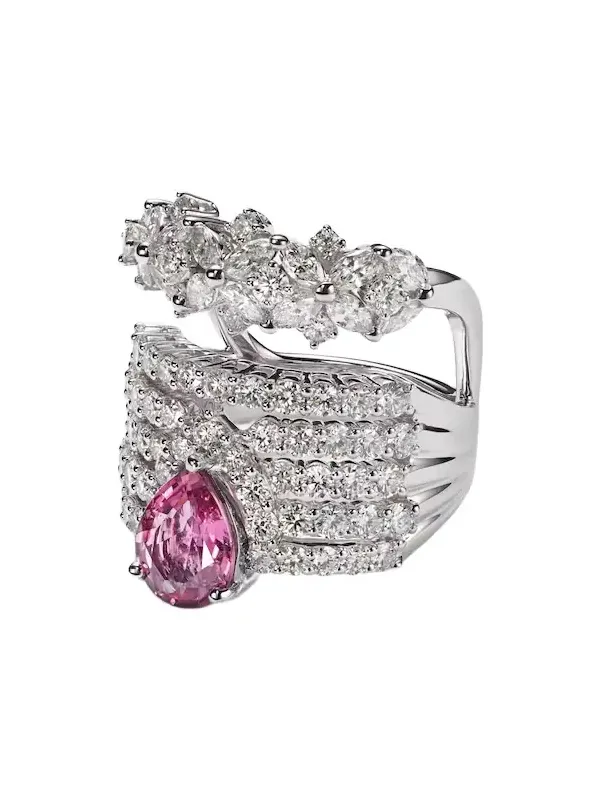 Reign Supreme 18kt white gold ring with diamonds and sapphire