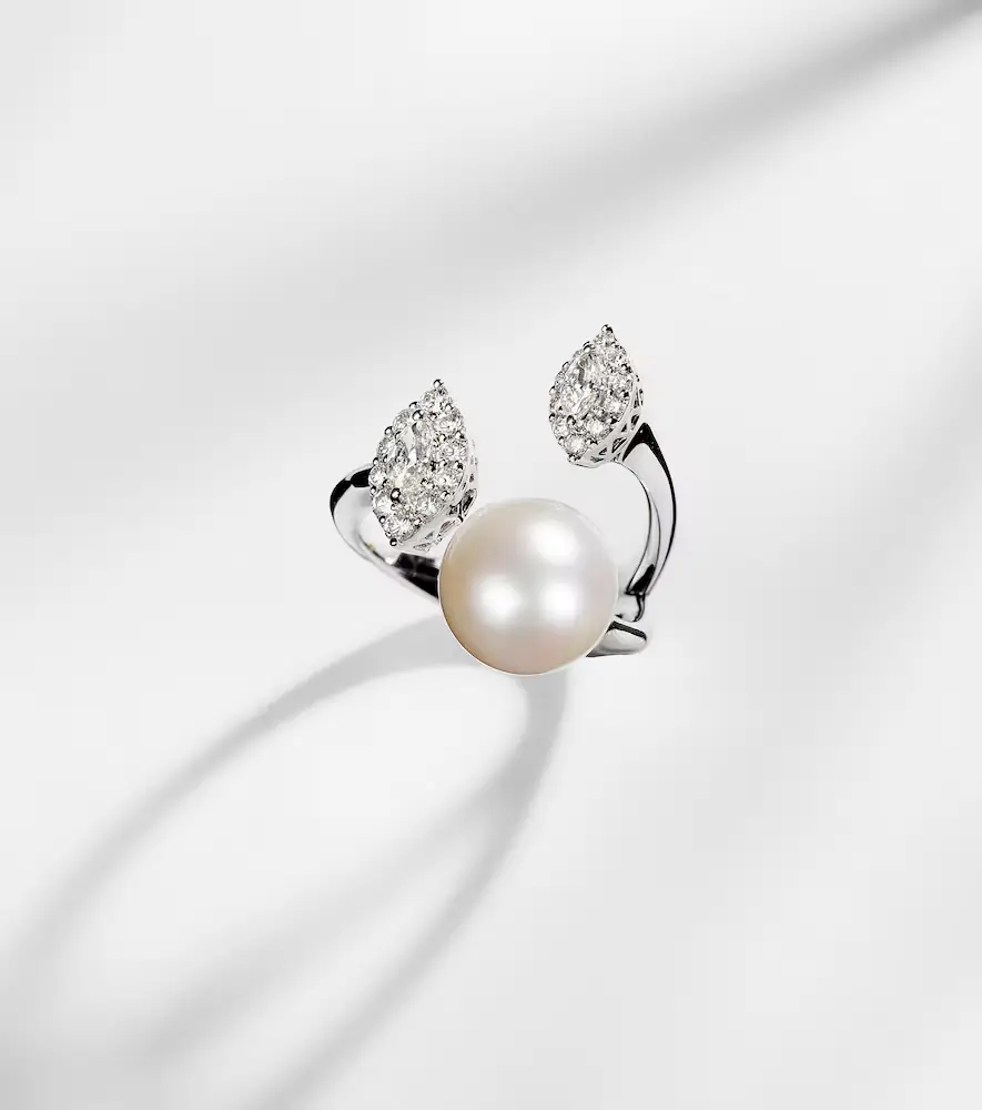 YEPREM Pearlescent 18kt white gold ring with diamonds and pearl | Thumbnail 5 YEPREM Pearlescent 18kt white gold ring with diamonds and pearl | Thumbnail 5