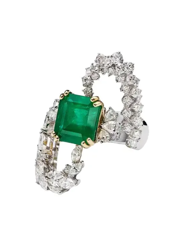 Reign Supreme 18kt white gold ring with emerald and diamonds