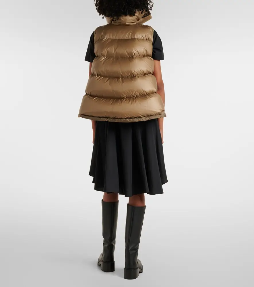 Sacai Asymmetric quilted down vest | Thumbnail 7