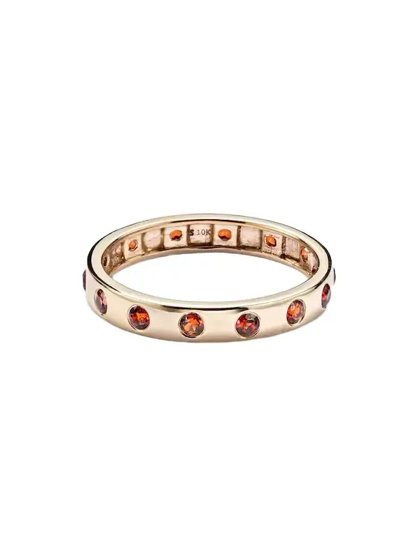 10kt gold ring with garnet 10kt gold ring with garnet