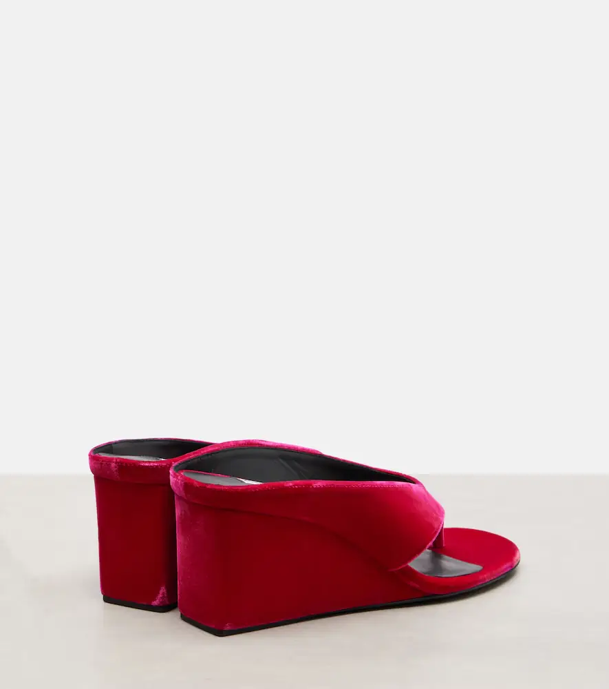 Alaïa Alaïa Cube 75 velvet wedge thong sandals | Thumbnail 2 Alaïa Alaïa Cube 75 velvet wedge thong sandals | Thumbnail 2
