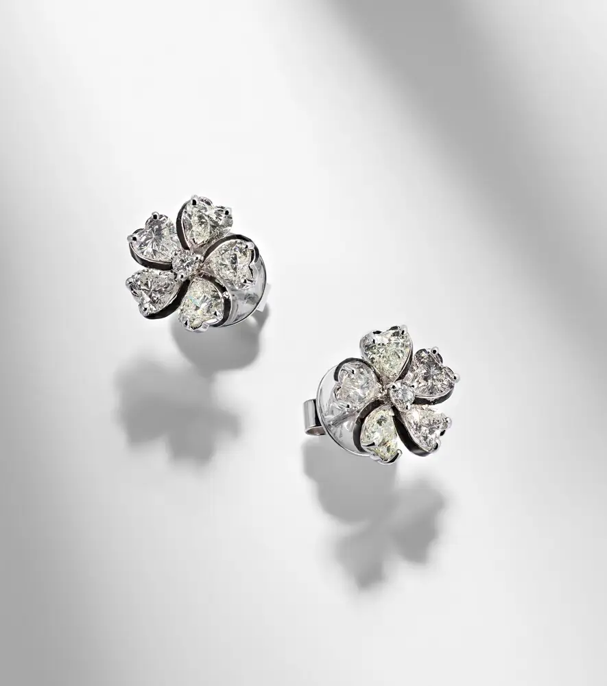 Kamyen Love Petals 18kt white gold earrings with diamonds | Thumbnail 3 Kamyen Love Petals 18kt white gold earrings with diamonds | Thumbnail 3