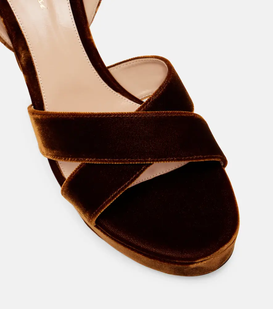 Gianvito Rossi Sabrina 105 velvet platform sandals | Thumbnail 4 Gianvito Rossi Sabrina 105 velvet platform sandals | Thumbnail 4