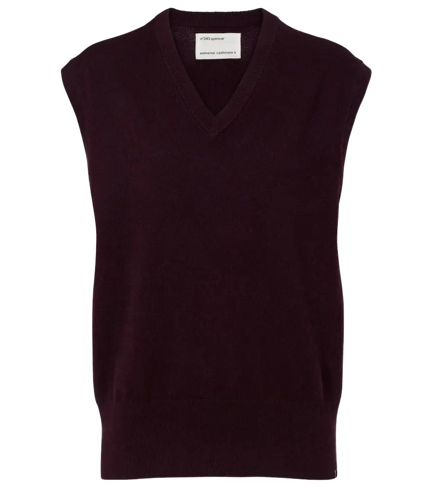 Extreme Cashmere n°243 Spencer cashmere-blend sweater vest | Image 1 Extreme Cashmere n°243 Spencer cashmere-blend sweater vest | Image 1