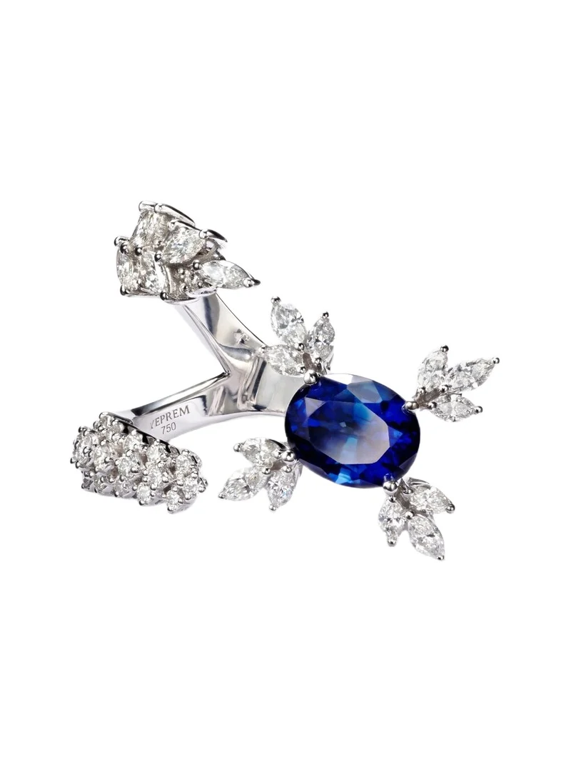 Reign Supreme 18kt white gold ring with diamonds and sapphire