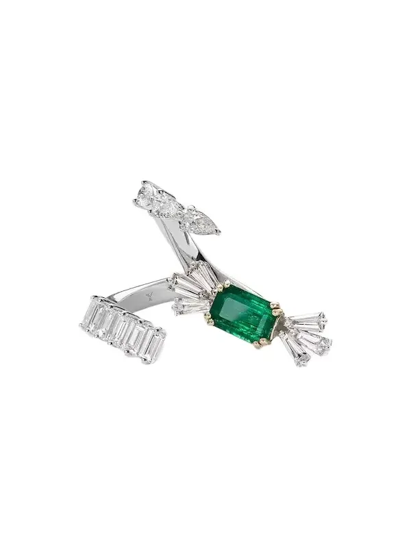 Reign Supreme 18kt white gold ring with diamonds and emerald