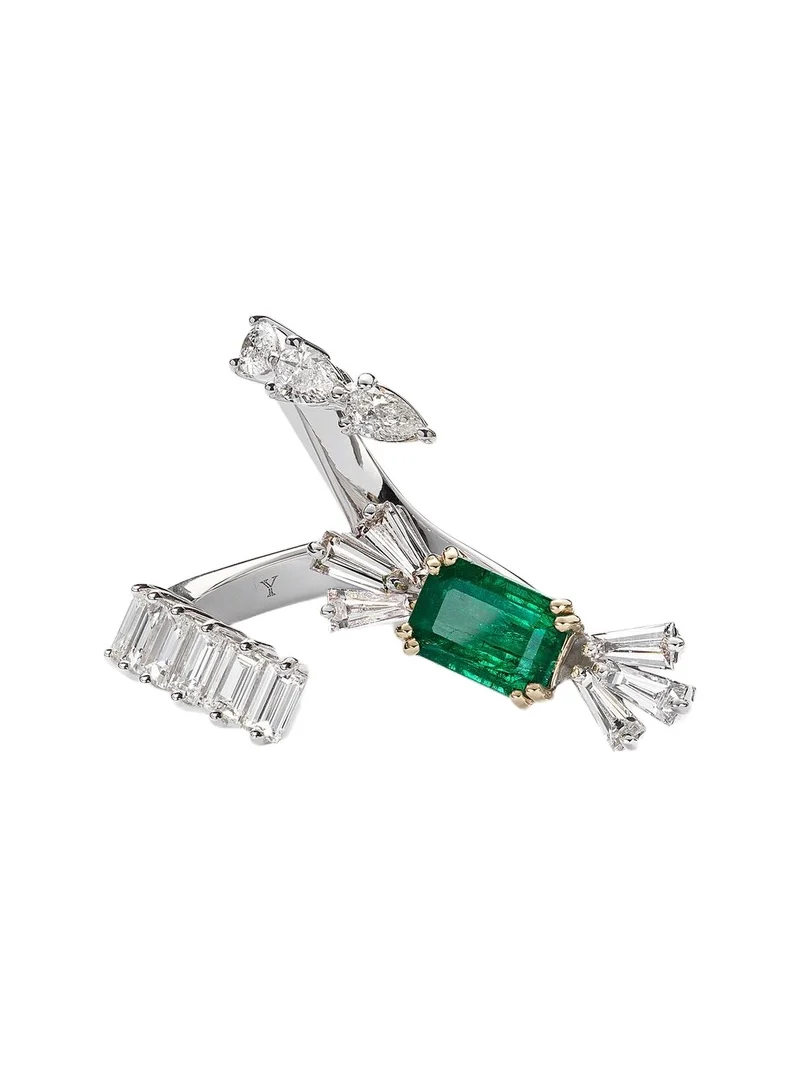 Reign Supreme 18kt white gold ring with diamonds and emerald